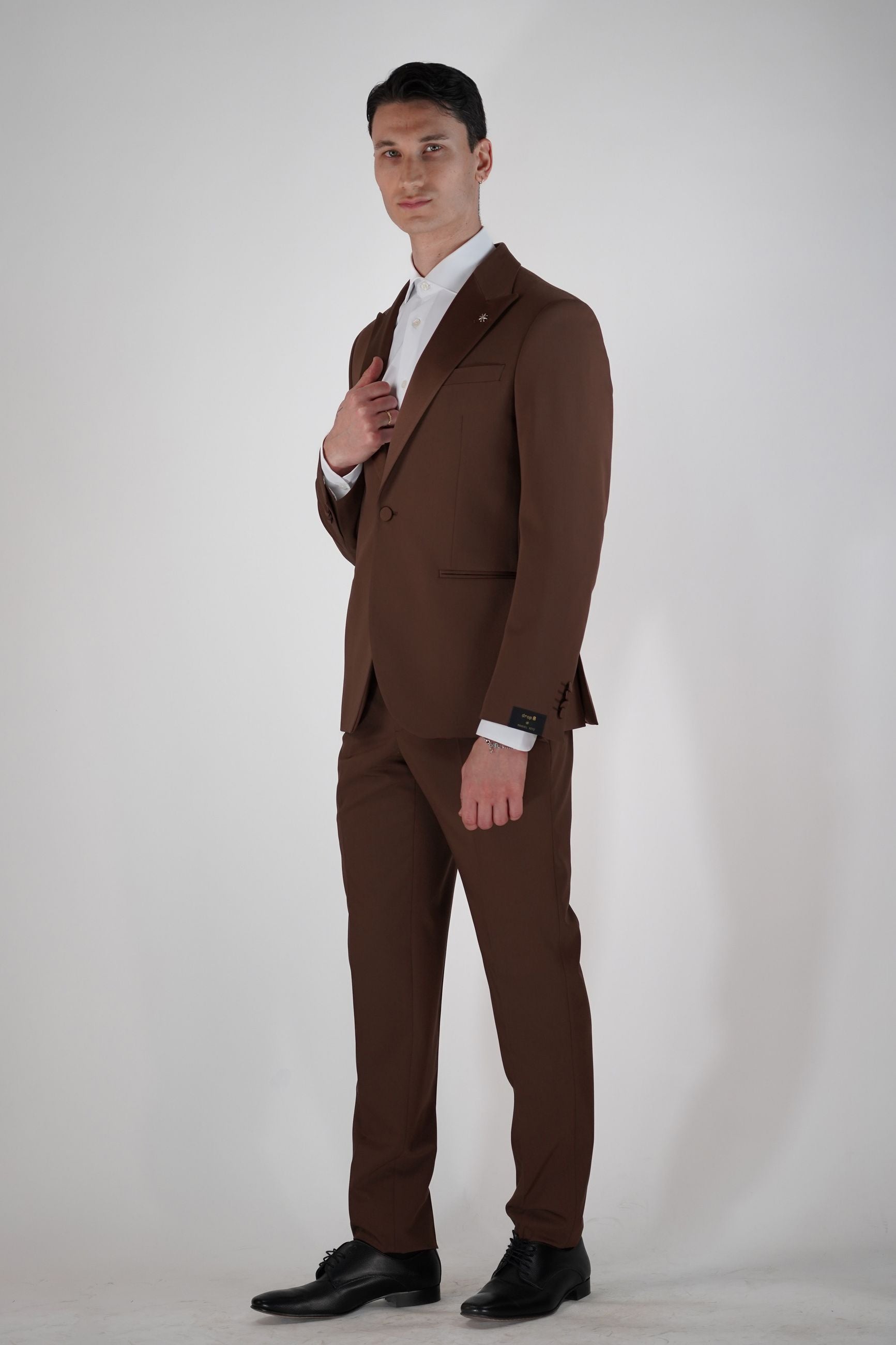 Smoking Drop 8 Foderato con Giacca a Rever a Lancia e Pantalone Slim Fit
