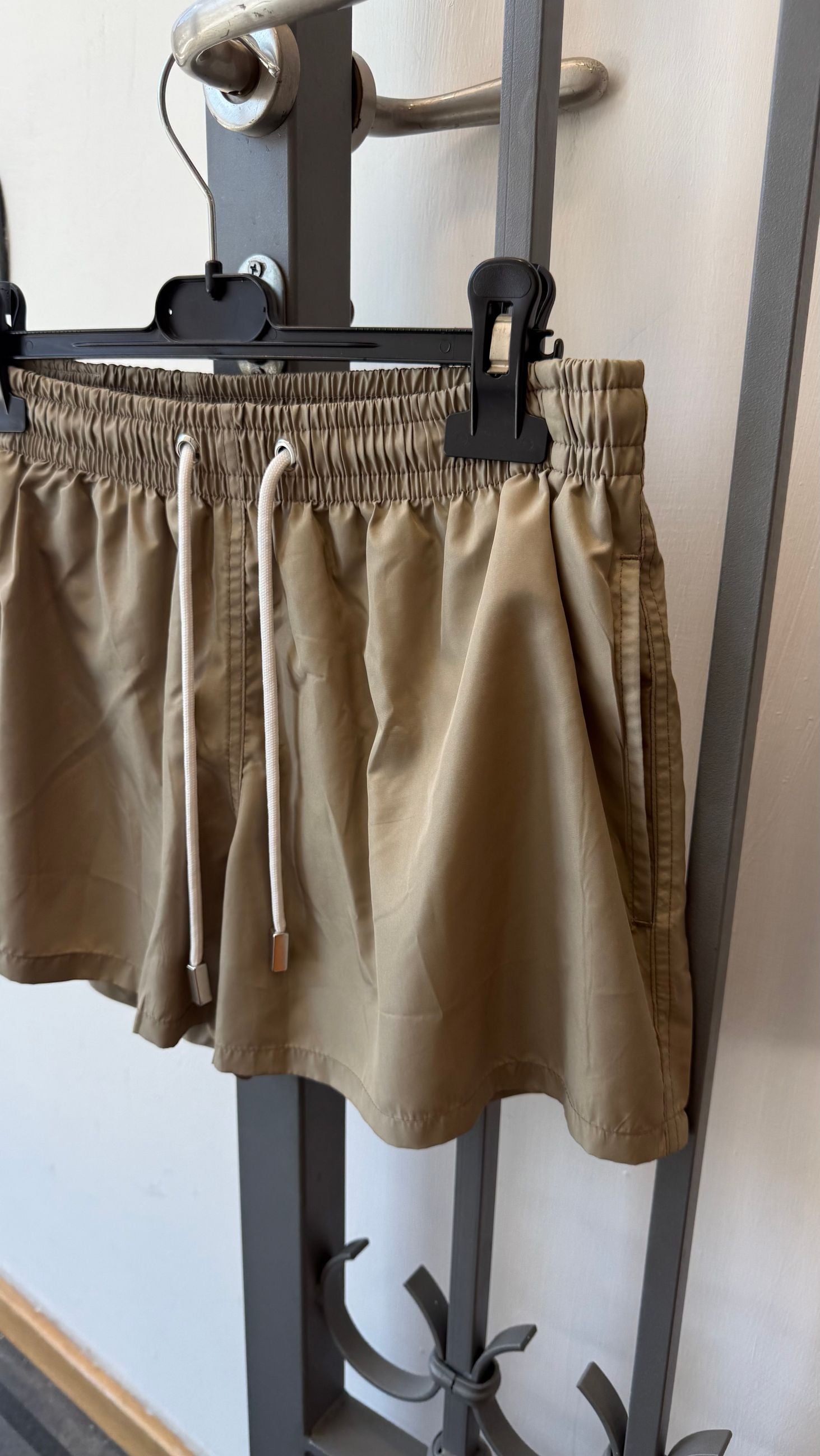 Costume a Pantaloncino con Elastico e Laccetto
