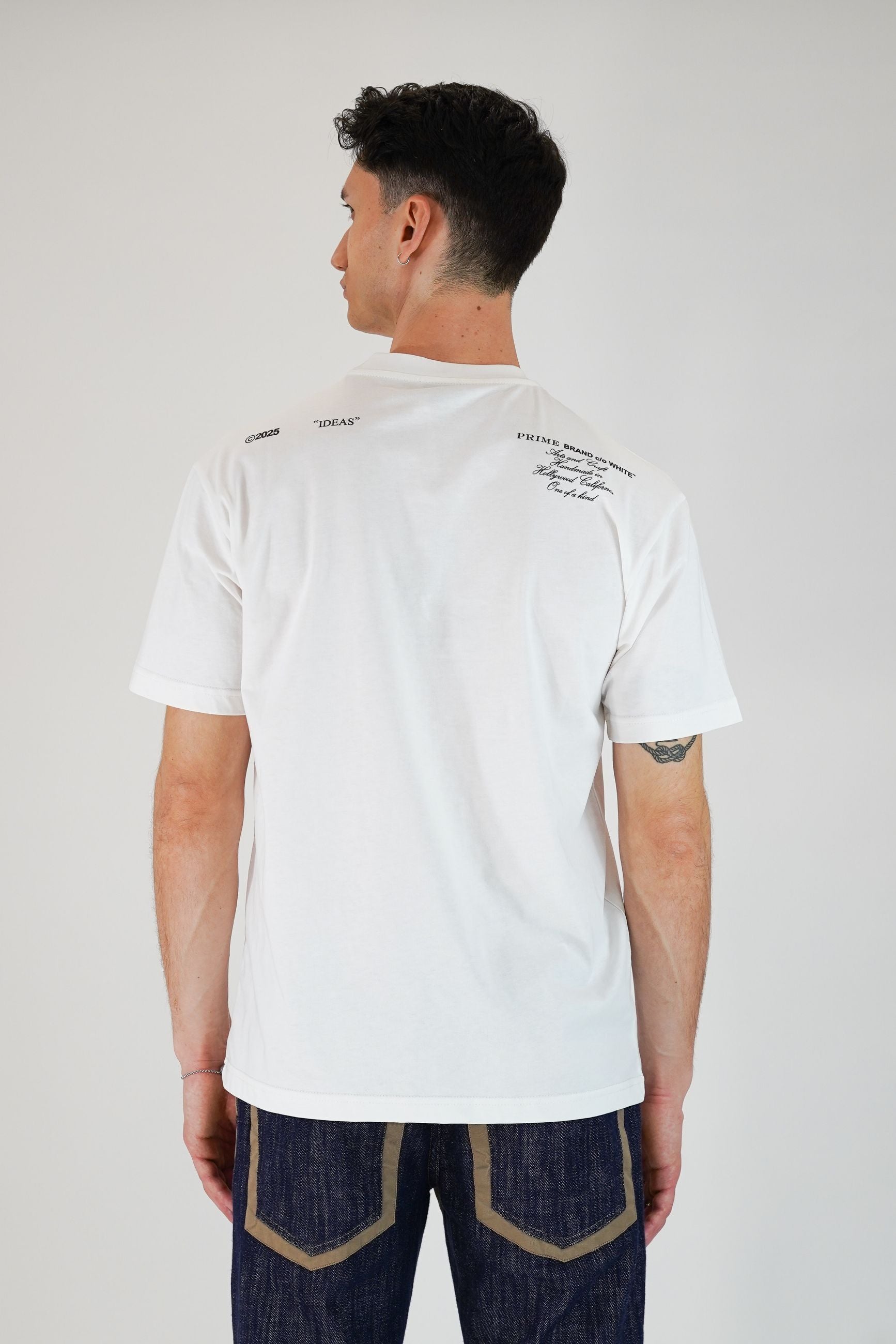 T-Shirt in Cotone con Stampa Centrale Frontale e Stampe Multiple sulle Spalle Posteriori