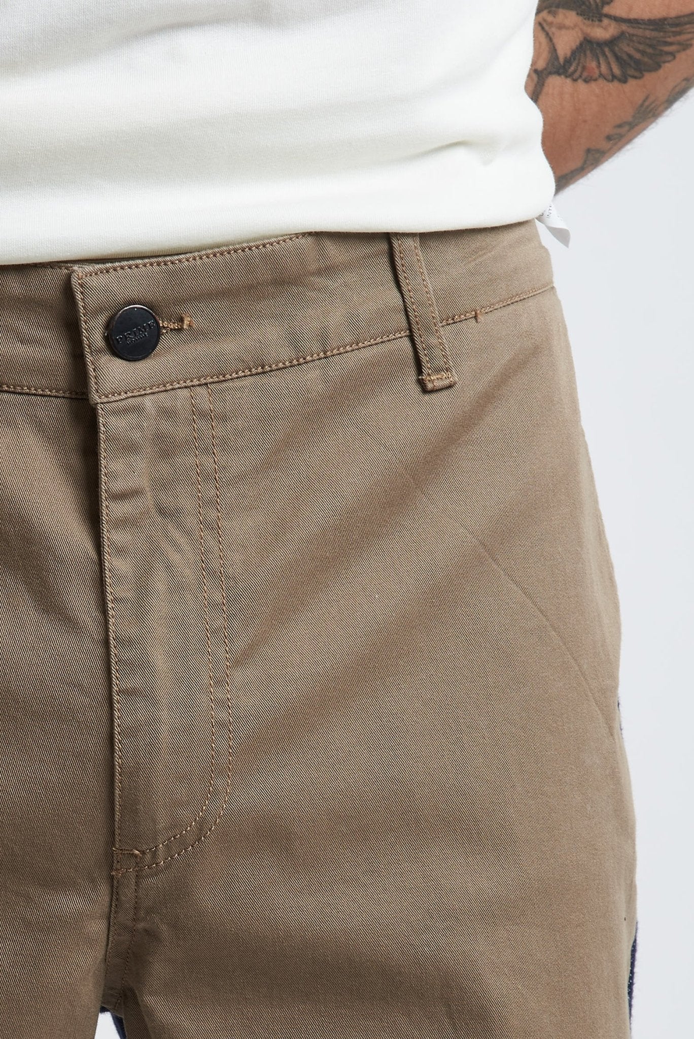 Jeans con Tasca America, Dettaglio Tessuto Beige Frontale ed Elastico in Vita - De Matteo Uomo