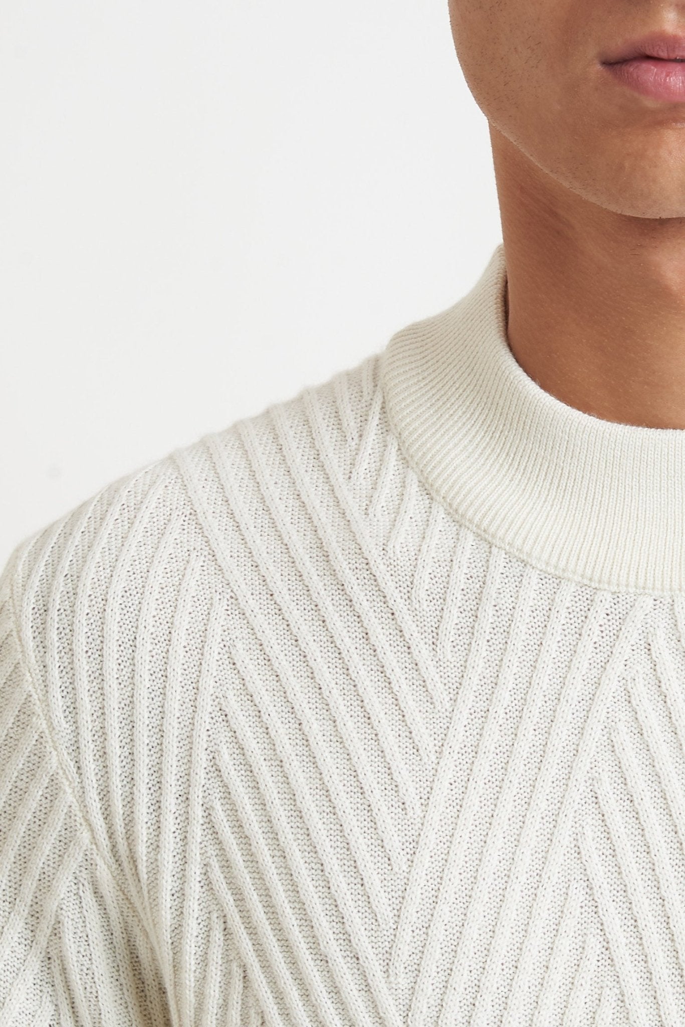 Maglia BUGATTI Mezzo Collo con Fantasia nel Tessuto 85542D - De Matteo Uomo