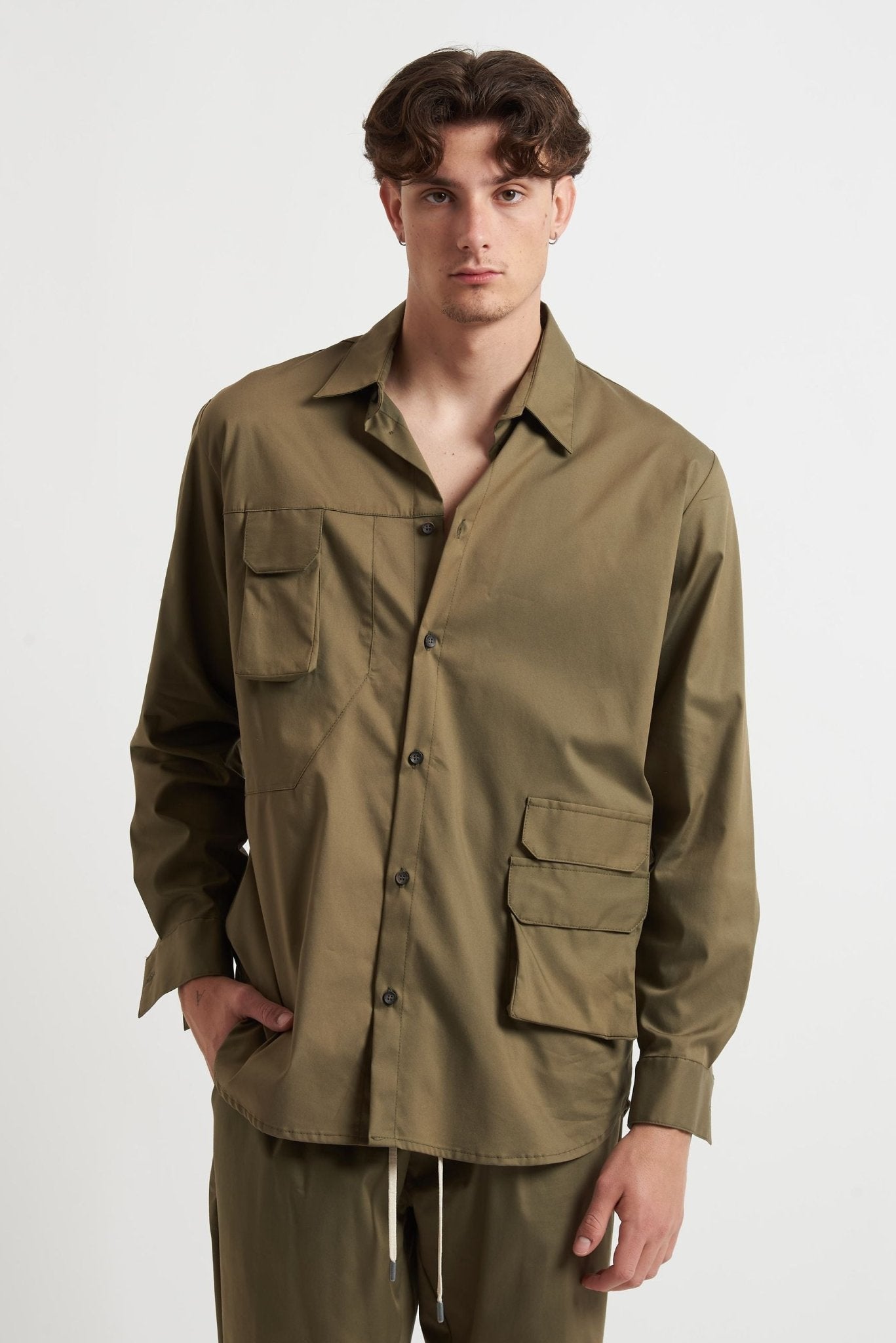 Overshirt con Chiusura a Bottoni, Collo Camicia e Tasche Funzionali - De Matteo Uomo