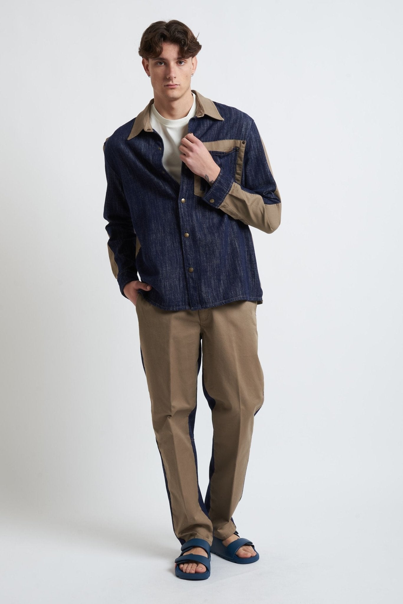 Overshirt in Cotone con Chiusura a Bottoni, Collo Camicia e Dettaglio Bicolore - De Matteo Uomo