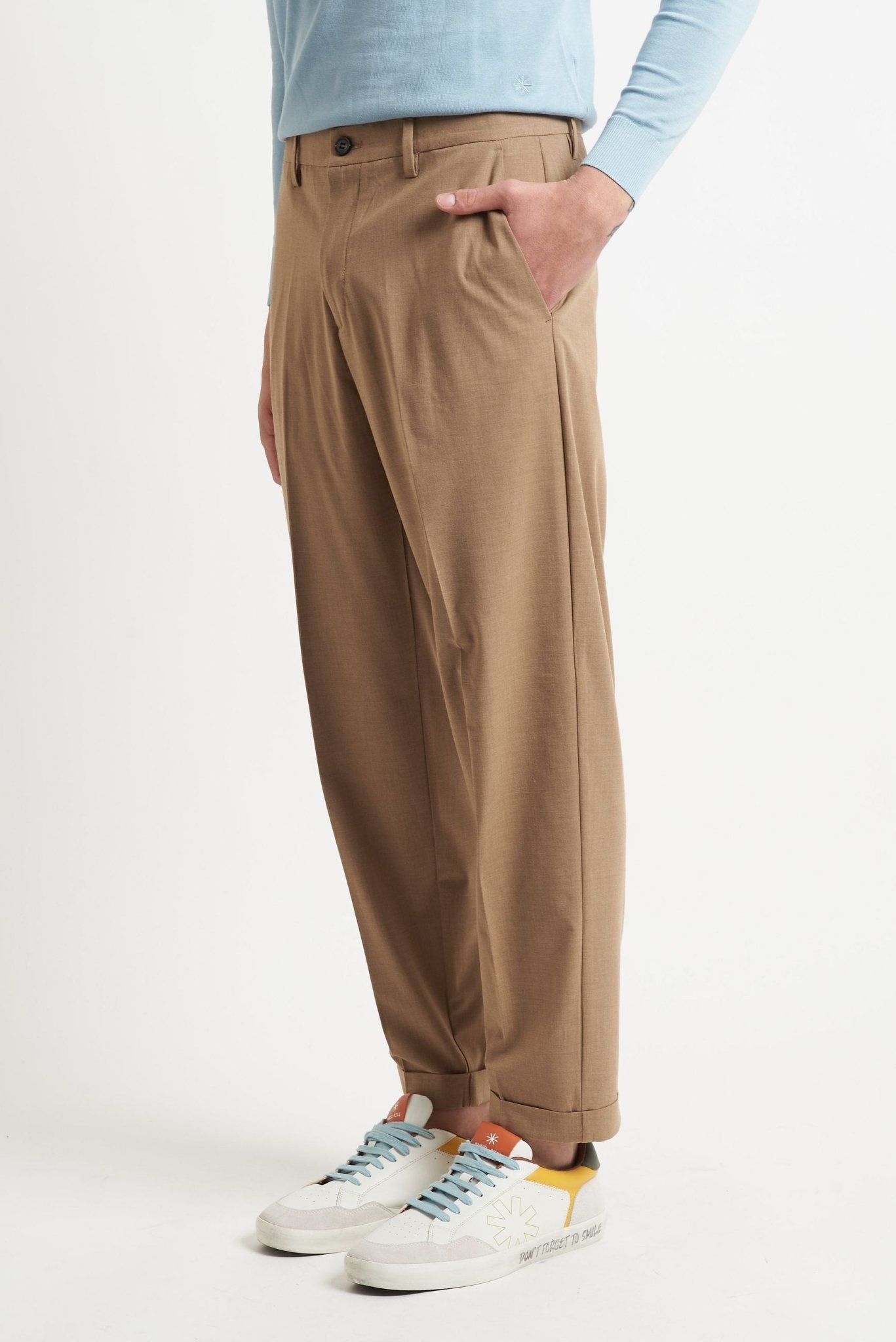 Pantalone Basic con Passanti, Fondo Comodo e Risvoltino Cucito - De Matteo Uomo