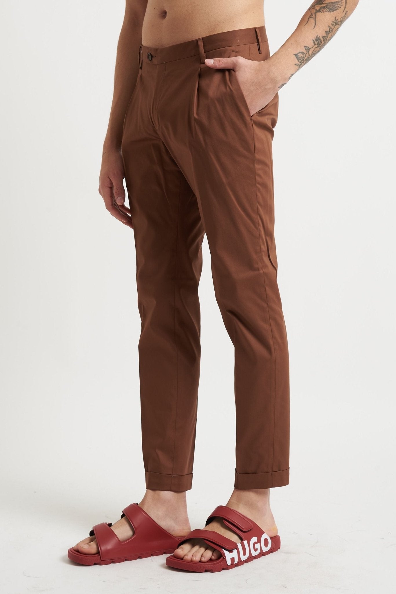 Pantalone con Pence, Tasche America e Risvoltino Cucito in Cotone e Poliammide - De Matteo Uomo