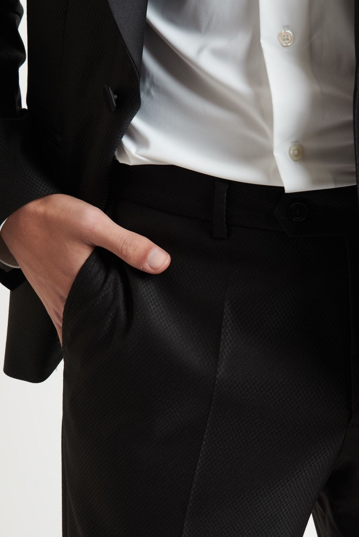 Smoking con Rever a Scialle, 1 Bottone e Tasche a Filo - De Matteo Uomo