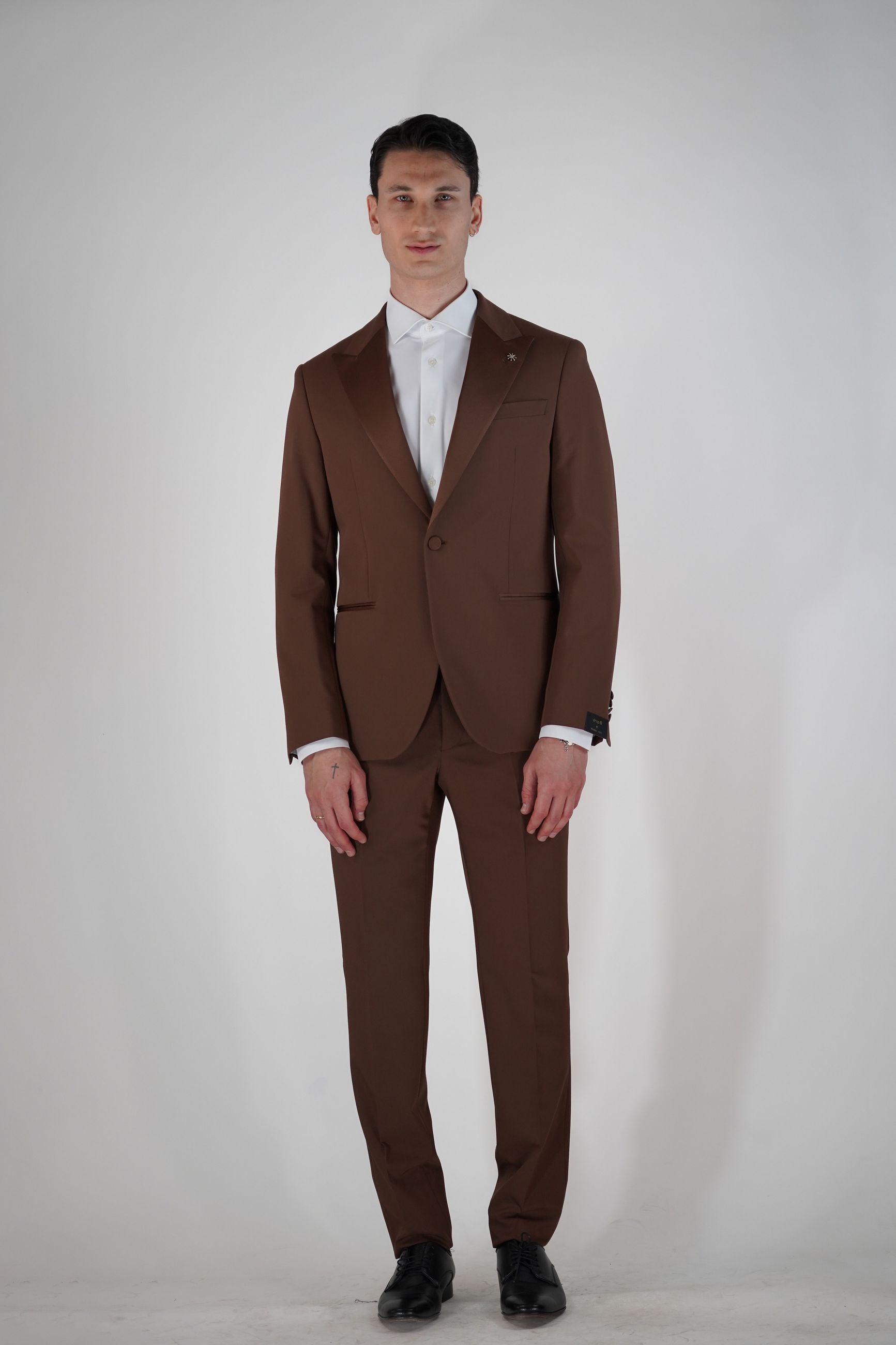 Smoking Drop 8 Foderato con Giacca a Rever a Lancia e Pantalone Slim Fit