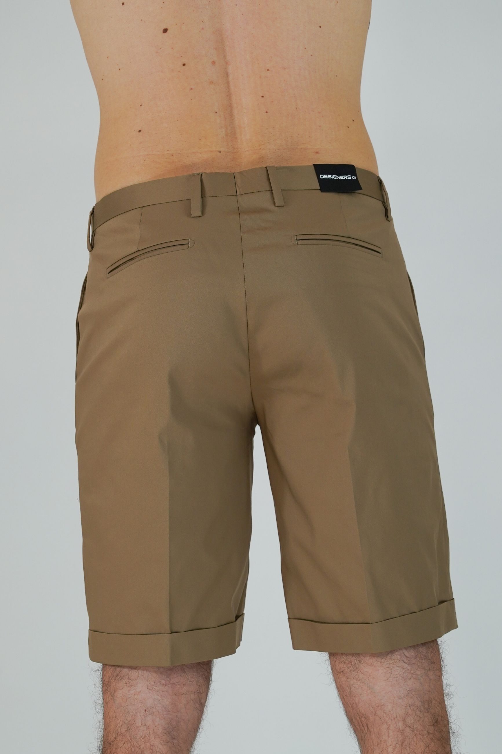 Bermuda con Tasca America, Tasche Posteriori e Risvoltino 4 cm in Cotone e Poliammide