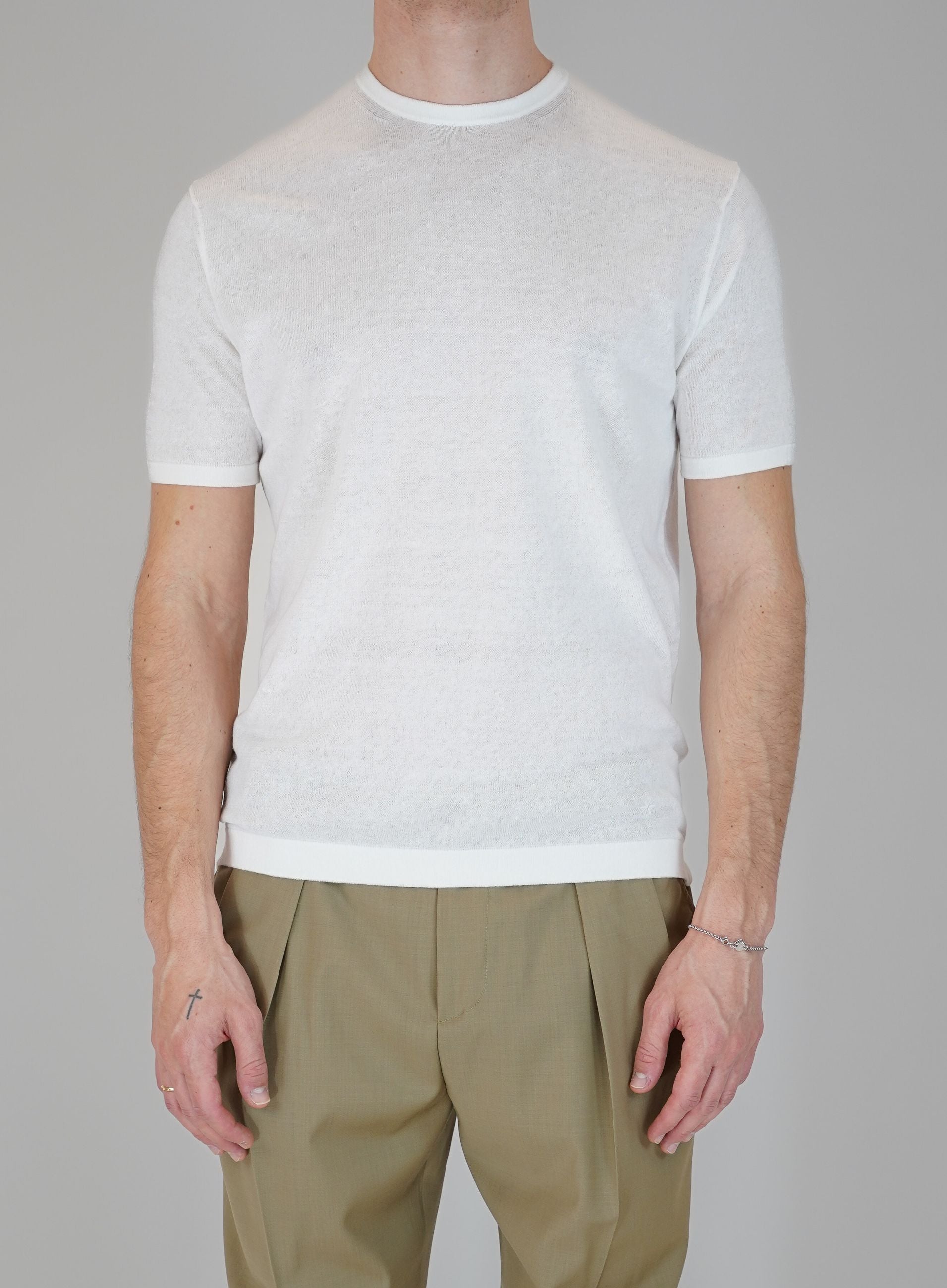T-Shirt in Cotone-Lino con Ricamo Logo e Spacchetti Laterali