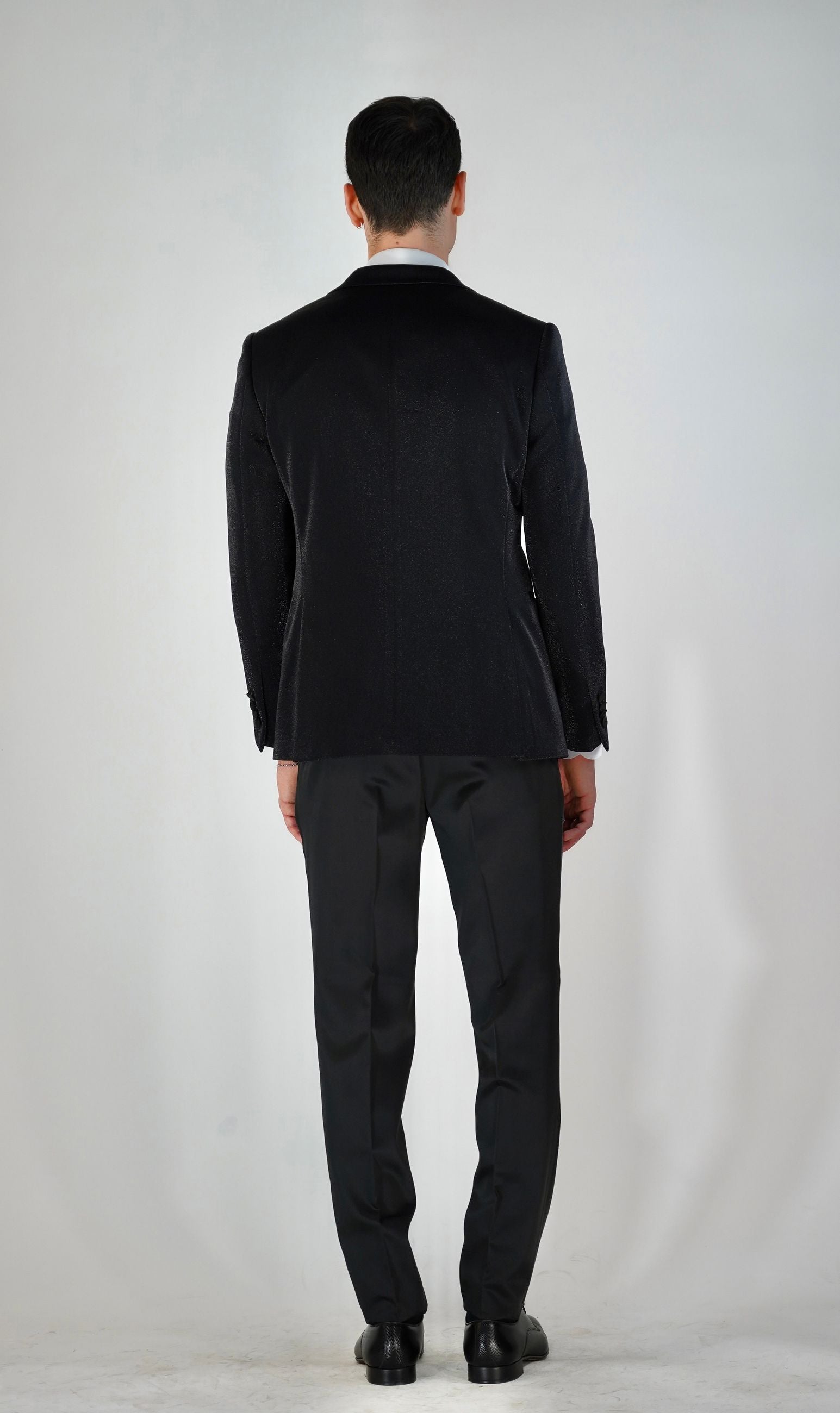 Smoking in Tessuto Elasticizzato Lurex con Rever a Lancia e Panciotto Coordinato