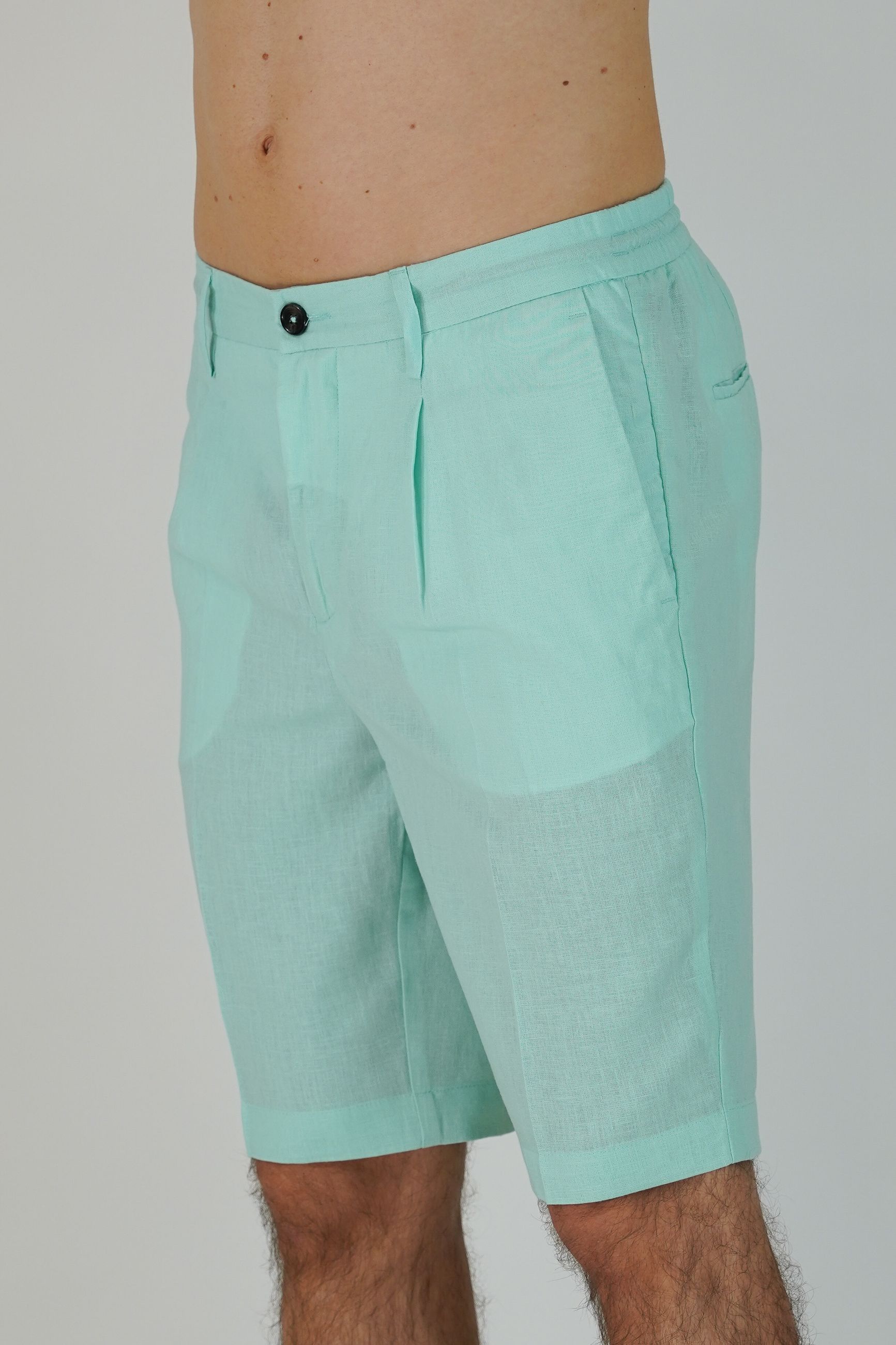 Bermuda in Lino e Viscosa con Pince e Vita Elasticizzata sul Retro
