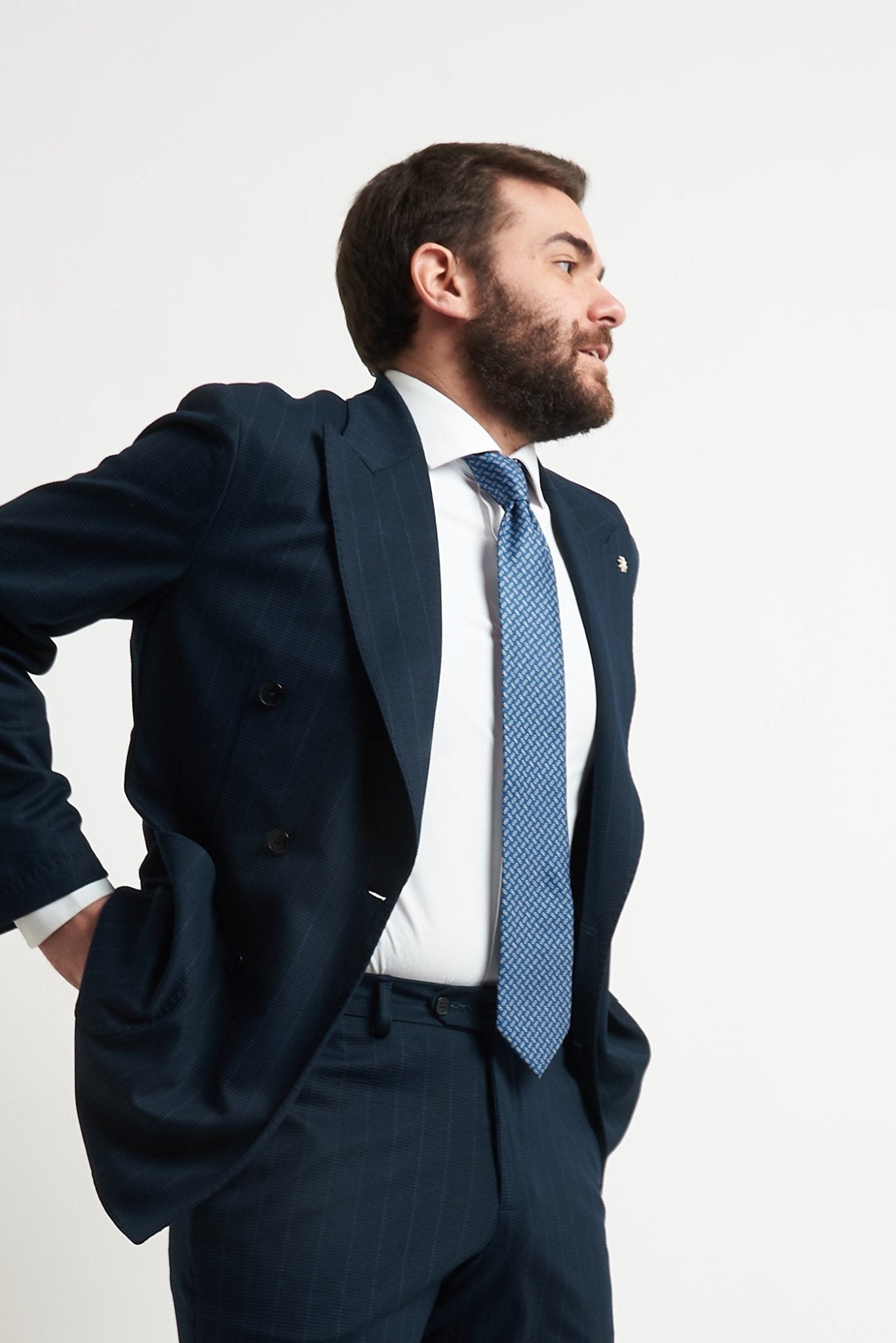 Abito Doppiopetto Gessato Blu con Tasche a Top e Doppio Spacco - De Matteo Uomo