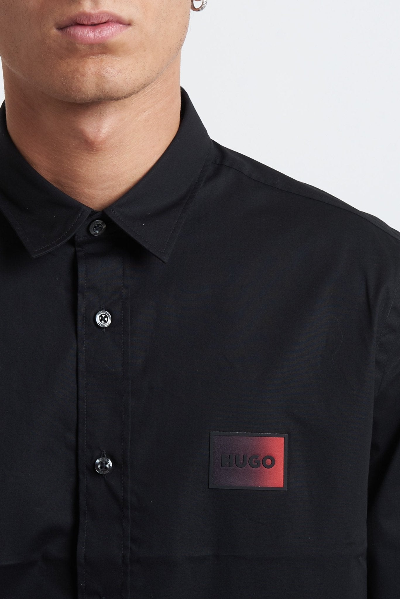 Camicia in Cotone Stretch con Logo Petto HUGO e Collo Italiano - De Matteo Uomo