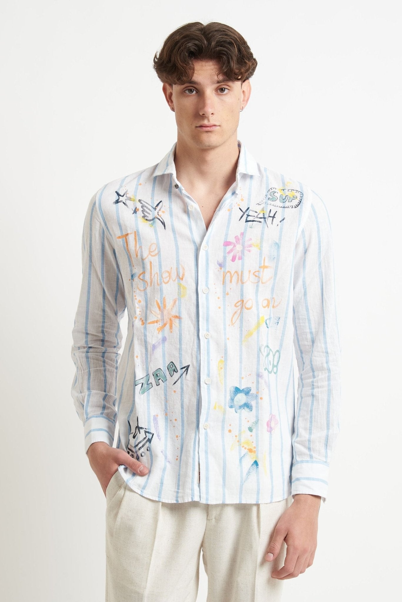 Camicia in Lino Bianco con Riga Celeste Dipinta a Mano - De Matteo Uomo