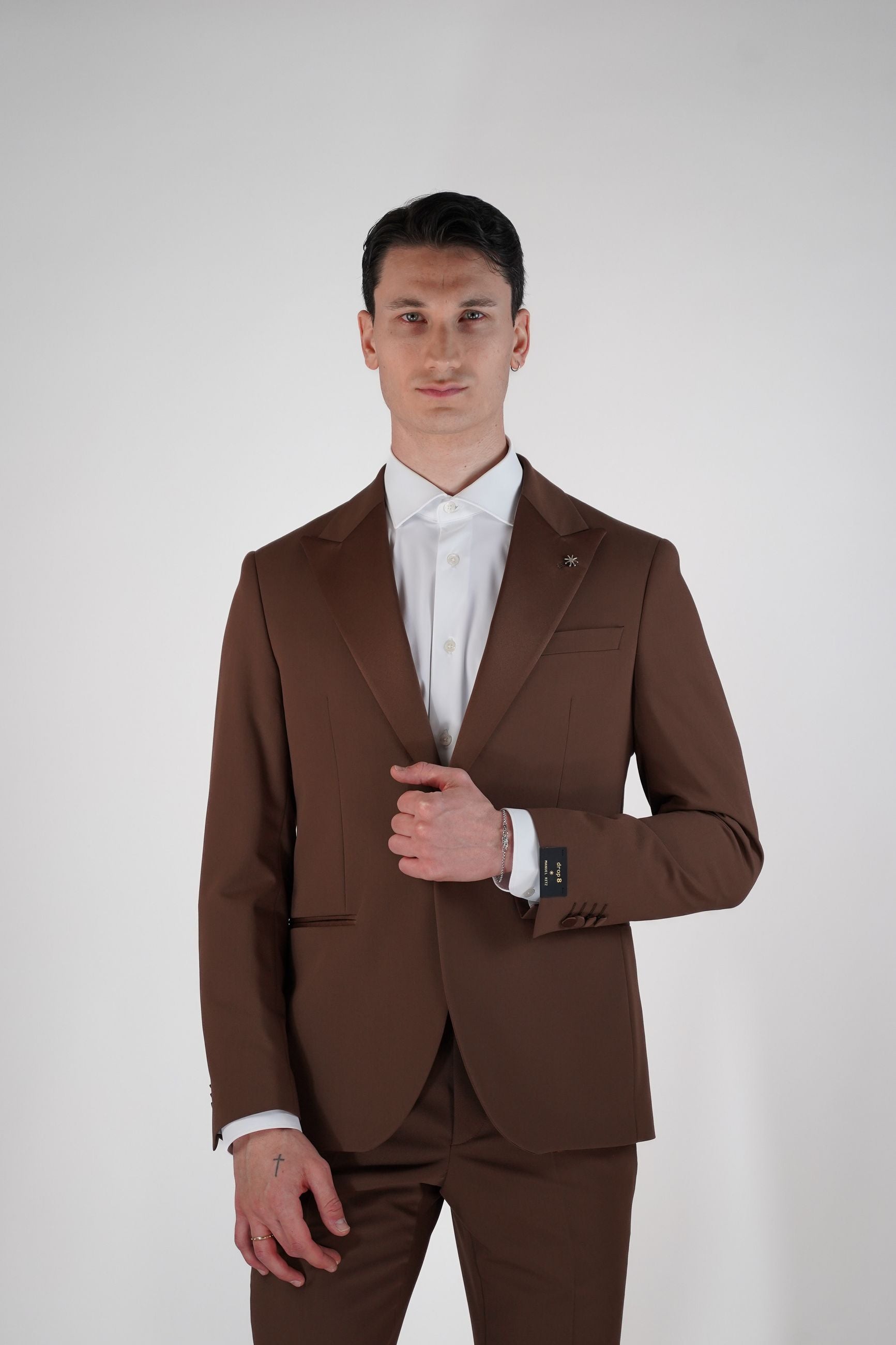Smoking Drop 8 Foderato con Giacca a Rever a Lancia e Pantalone Slim Fit