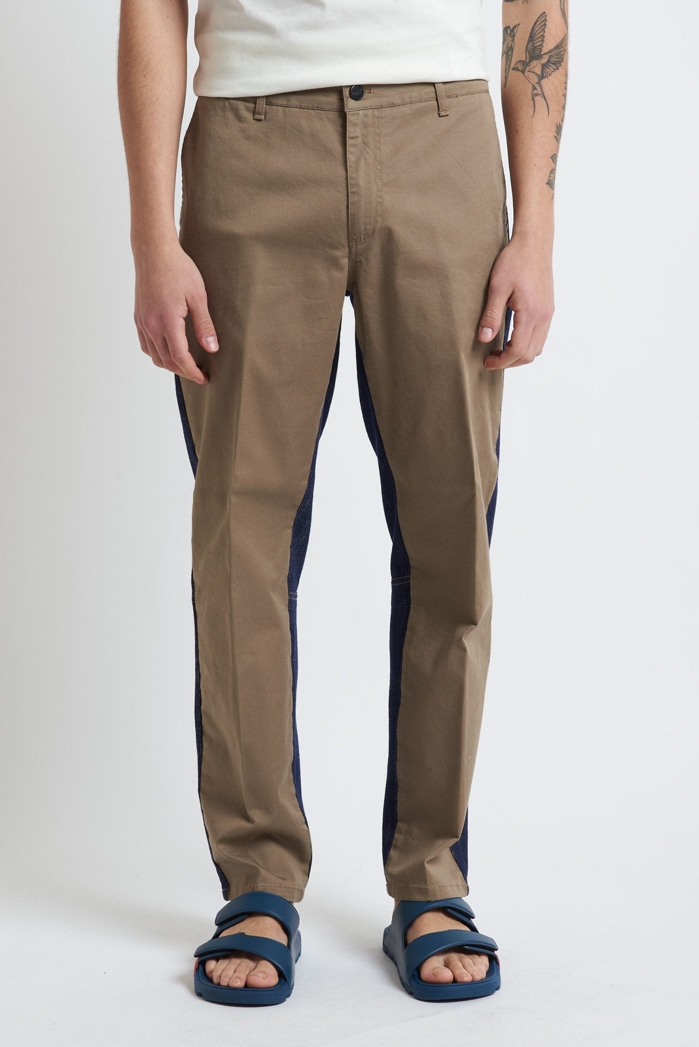 Jeans con Tasca America, Dettaglio Tessuto Beige Frontale ed Elastico in Vita - De Matteo Uomo