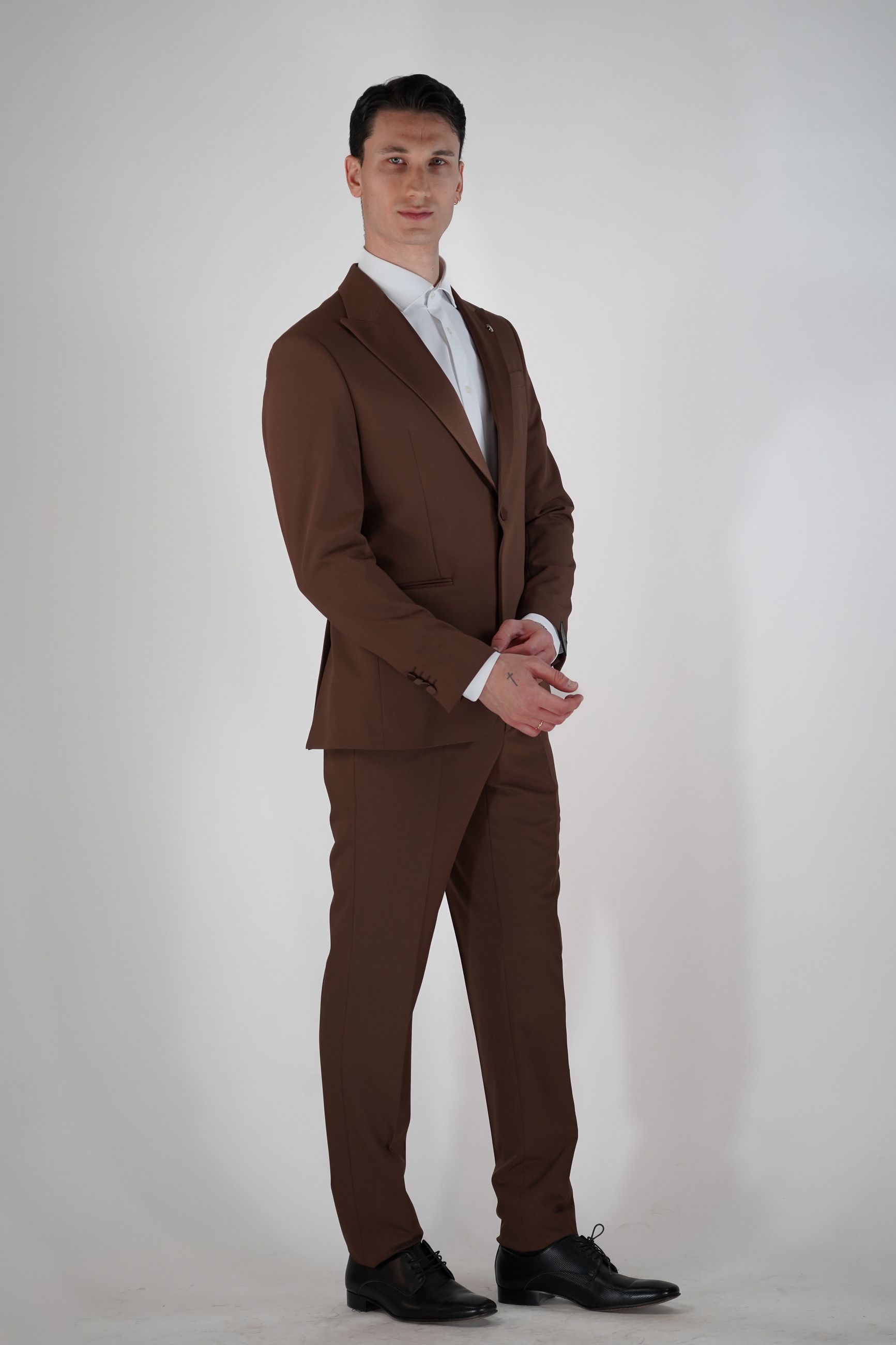 Smoking Drop 8 Foderato con Giacca a Rever a Lancia e Pantalone Slim Fit
