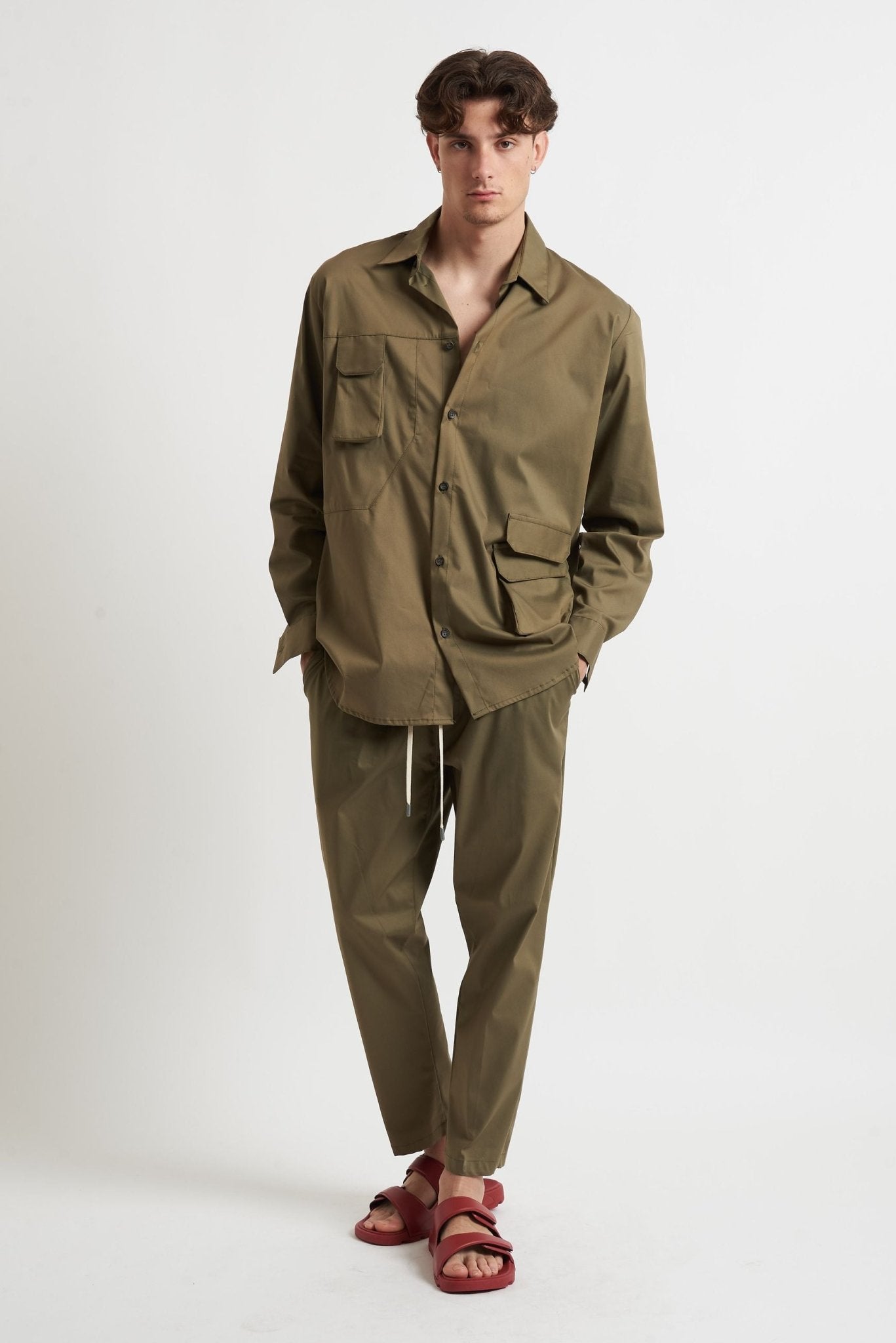 Overshirt con Chiusura a Bottoni, Collo Camicia e Tasche Funzionali - De Matteo Uomo