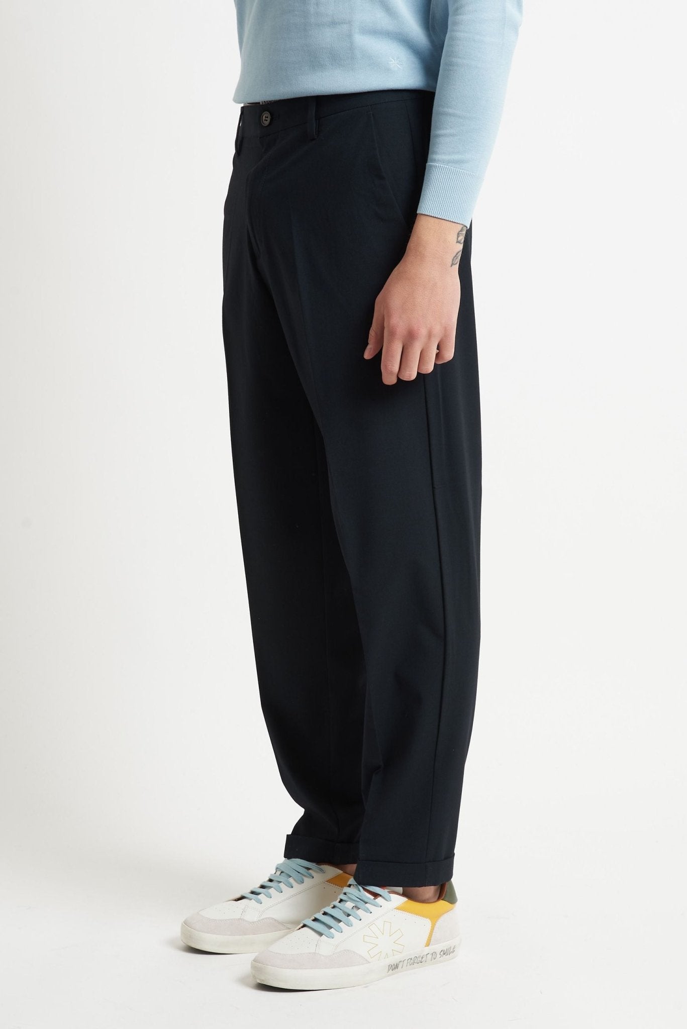 Pantalone Basic con Passanti, Fondo Comodo e Risvoltino Cucito - De Matteo Uomo