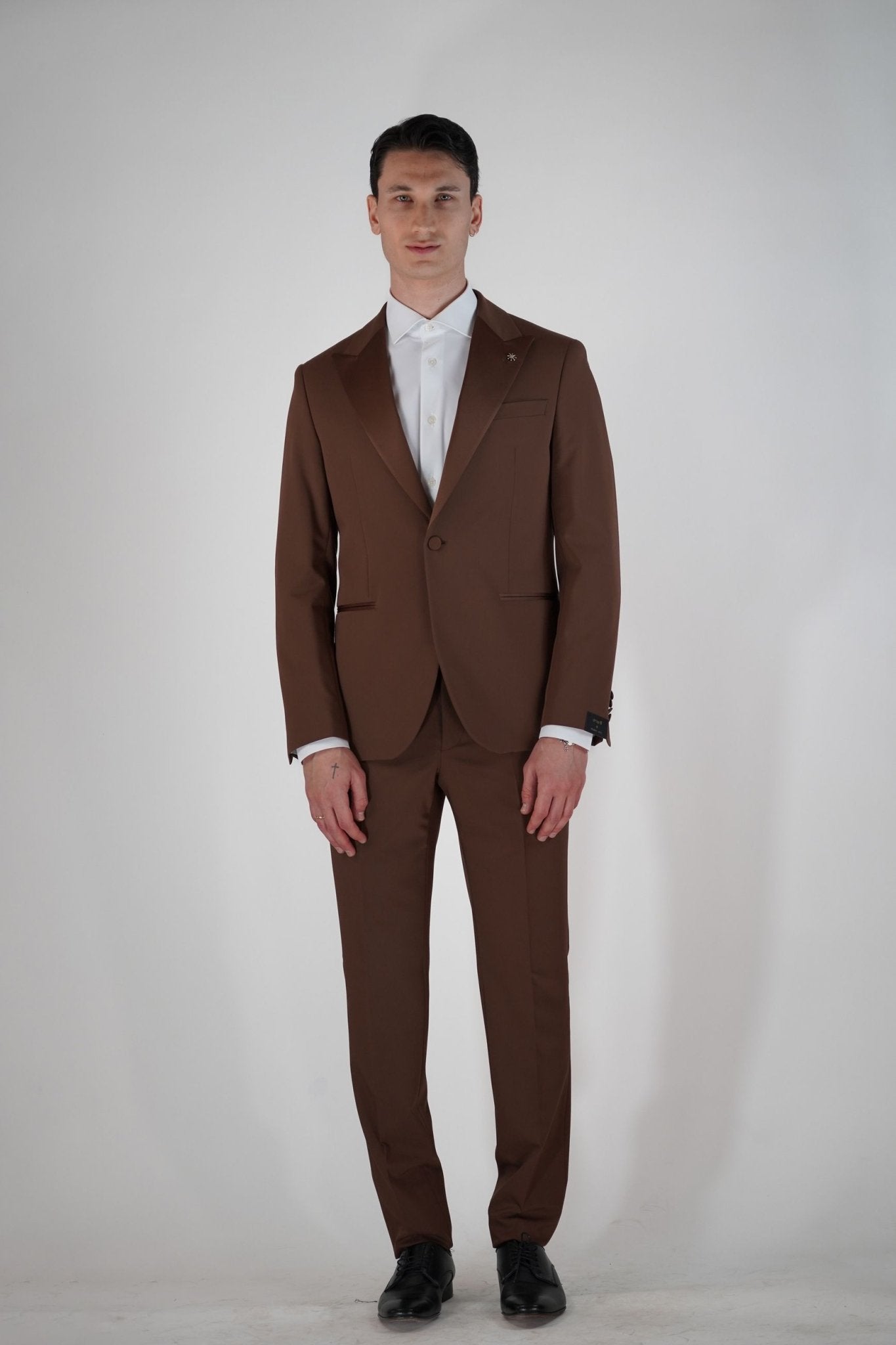 Smoking Drop 8 Foderato con Giacca a Rever a Lancia e Pantalone Slim Fit - De Matteo Uomo