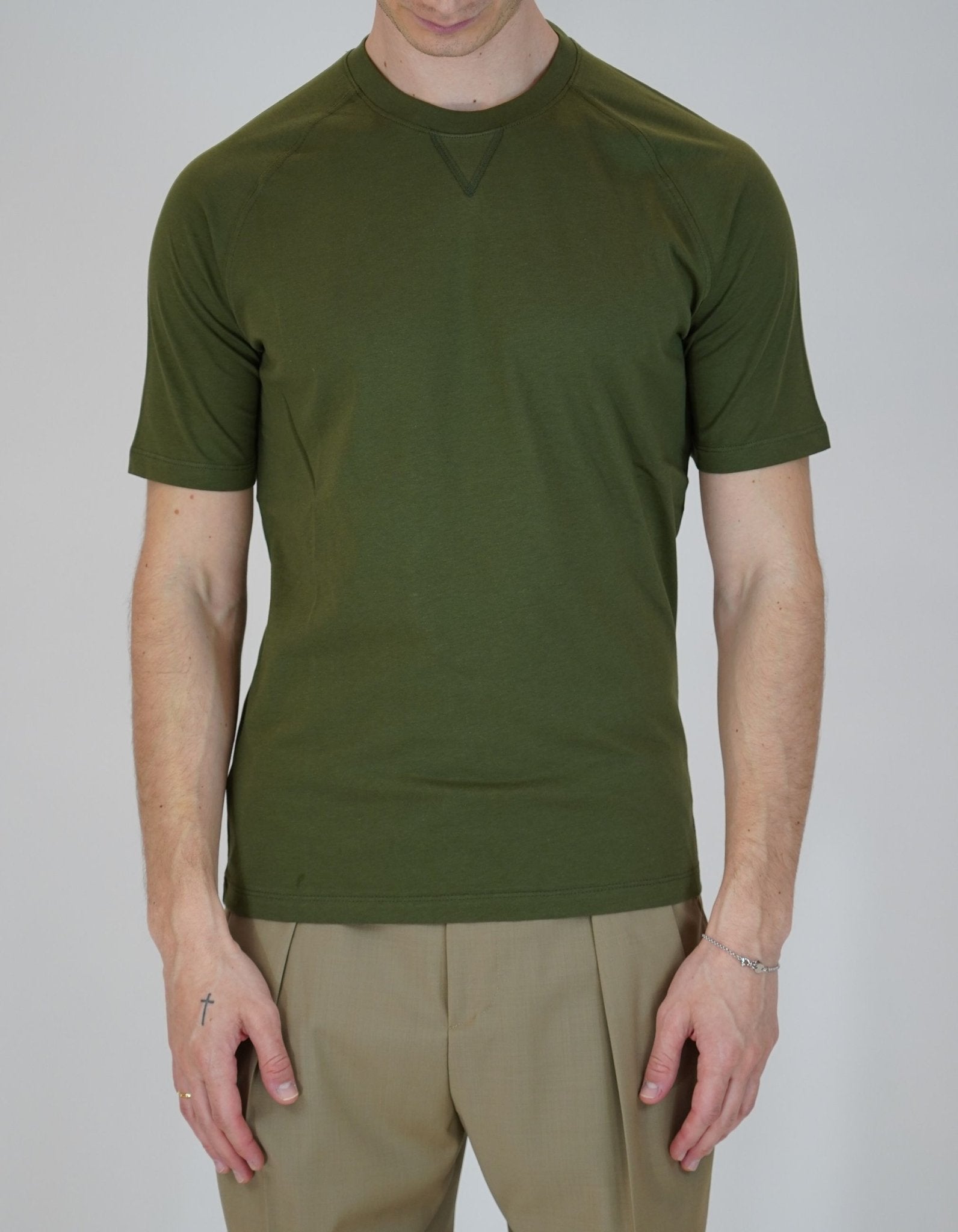 T-Shirt Girocollo in Cotone con Manica Raglan e Dettaglio Triangolo - De Matteo Uomo